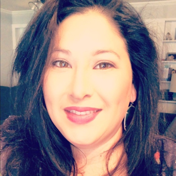 Meet your Posher, Adrienne - Picture 1 of 1